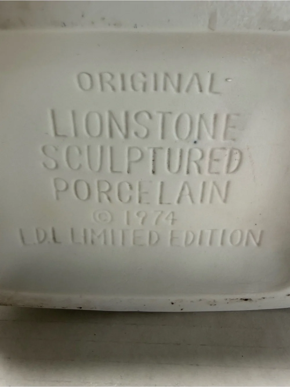 Vintage 1974 Limited Ed.Lionstone Whiskey  Decanter Porcelain Norman Rokwell